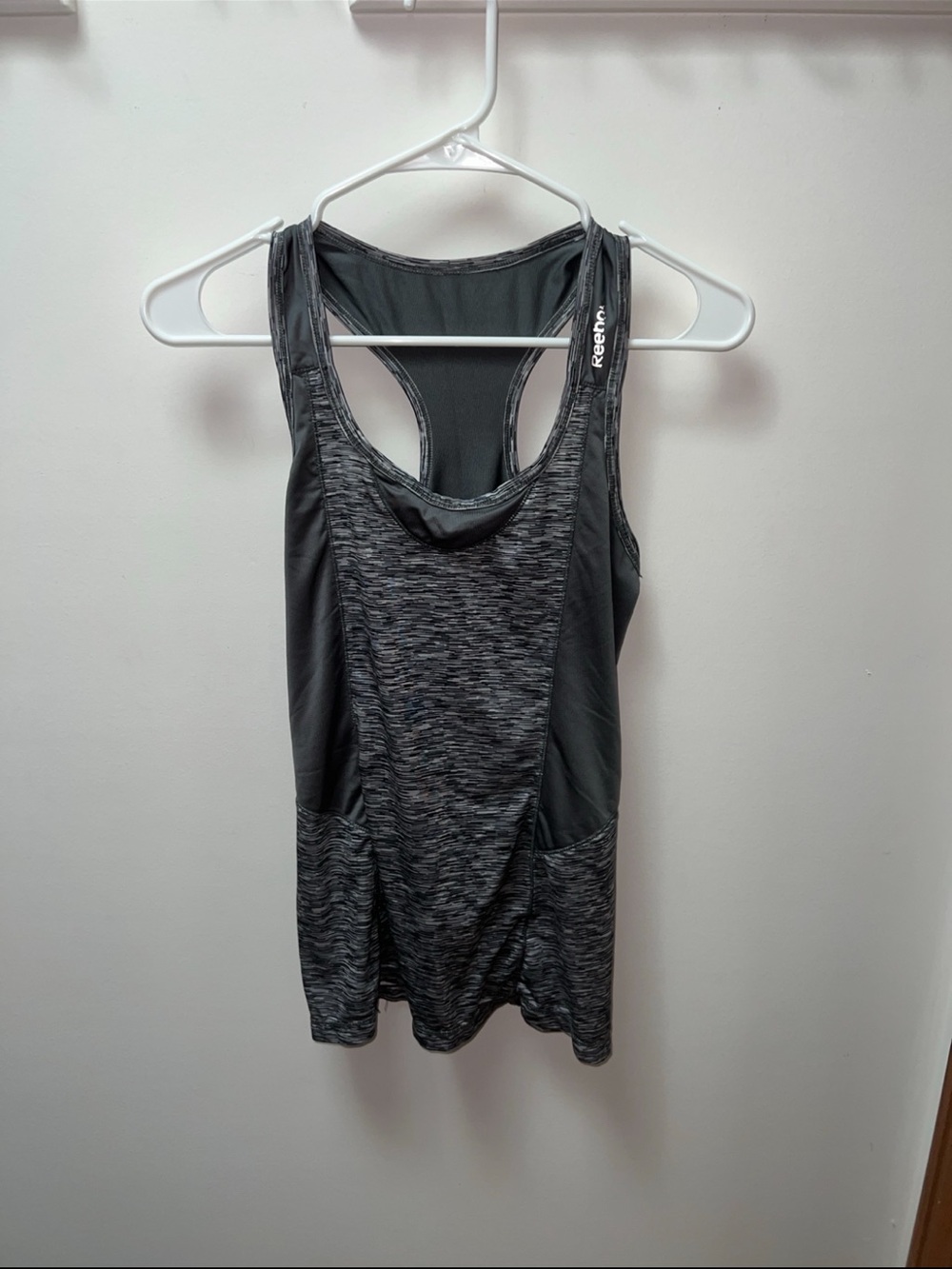 Reebok Gray Racerback Workout Tank Top Size Small